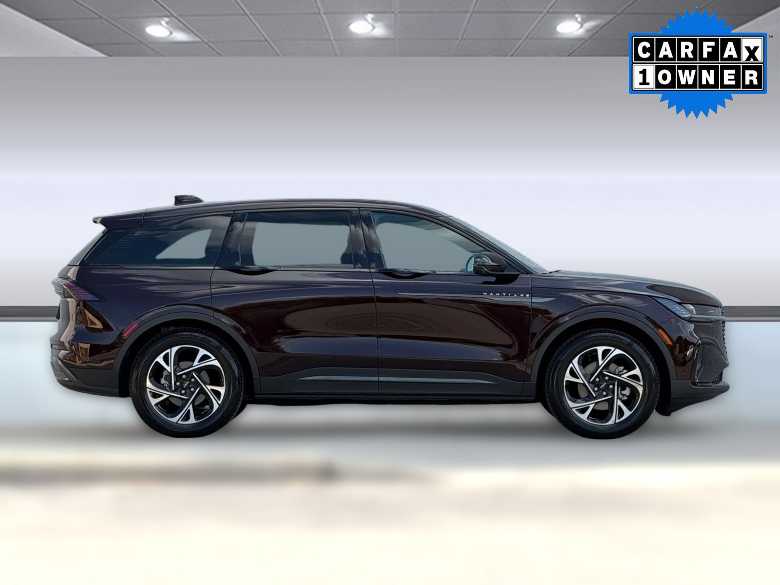 Used 2024 Lincoln Nautilus Premier w/ Equipment Group 102A AWD/4WD image 8
