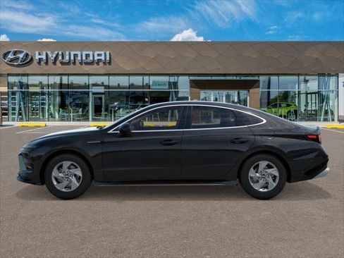 New 2026 Hyundai Sonata SE FWD image 3