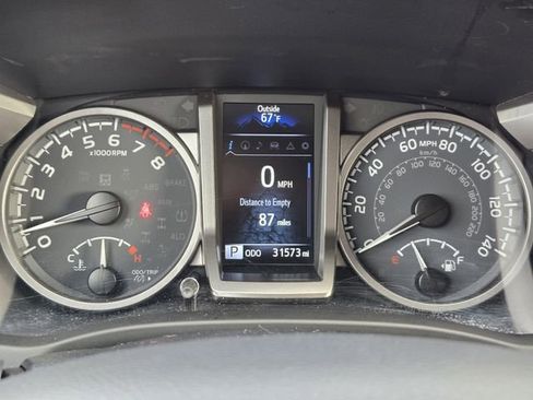 Used 2022 Toyota Tacoma Limited image 17