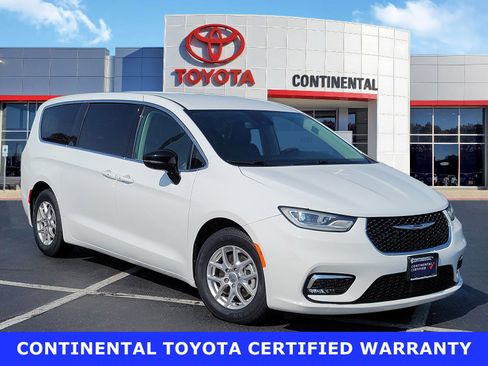 Used 2024 Chrysler Pacifica Touring-L FWD image 1