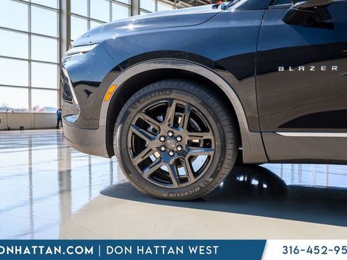 Used 2023 Chevrolet Blazer Premier w/ Driver Confidence II Package image 40