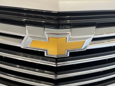 Used 2023 Chevrolet Equinox Premier AWD/4WD image 36