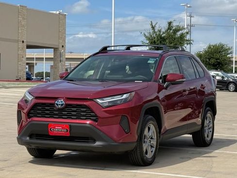 Used 2024 Toyota RAV4 XLE AWD/4WD image 7