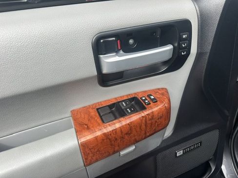 Used 2020 Toyota Sequoia Platinum RWD image 10