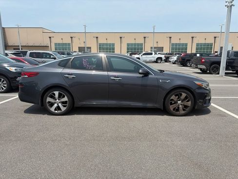 Used 2019 Kia Optima S FWD image 2