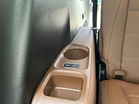 Used 2024 Mercedes-Benz GLS 450 4MATIC image 49