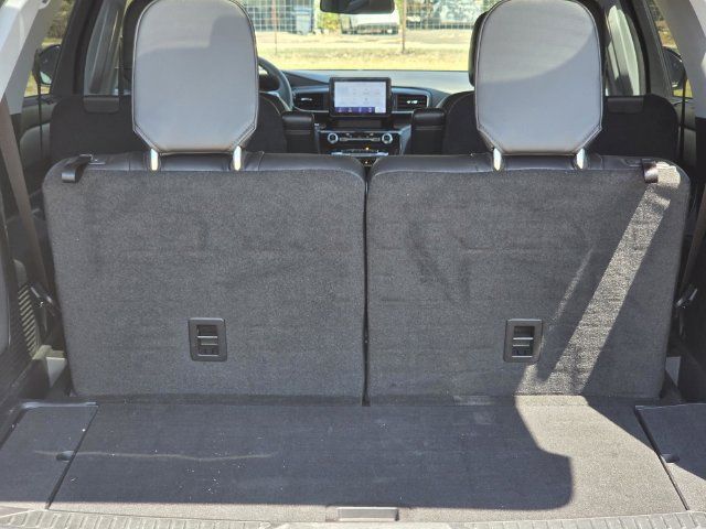 Used 2021 Ford Explorer Limited w/ Equipment Group 301A RWD image 10