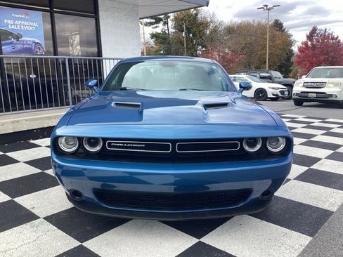 Used 2023 Dodge Challenger SXT image 7
