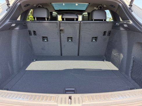 Used 2025 Porsche Macan image 34