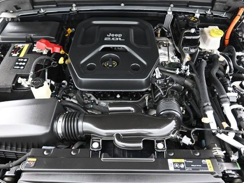 Used 2022 Jeep Wrangler Unlimited Sahara image 11