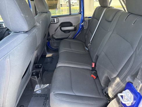 Used 2018 Jeep Wrangler Unlimited Sport S image 15