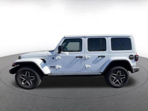 Used 2025 Jeep Wrangler Unlimited Sahara AWD/4WD image 9