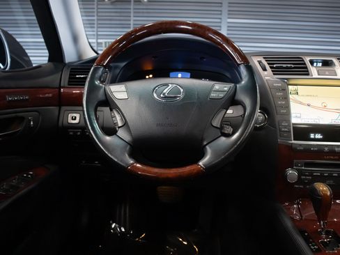 Used 2012 Lexus LS 460 w/ Luxury Value Edition RWD image 15