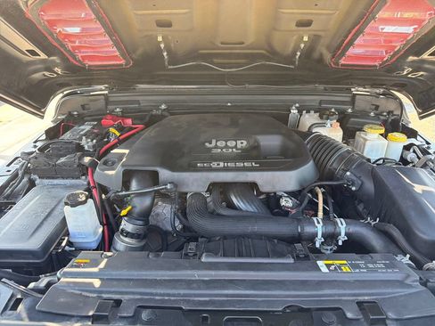 Used 2021 Jeep Gladiator Rubicon AWD/4WD image 24