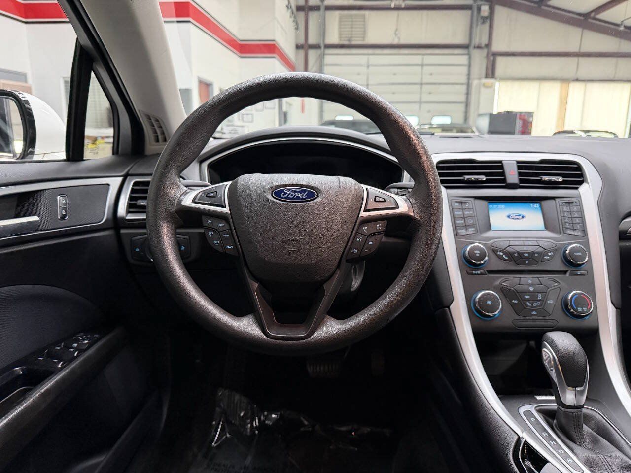 Used 2016 Ford Fusion SE FWD image 21