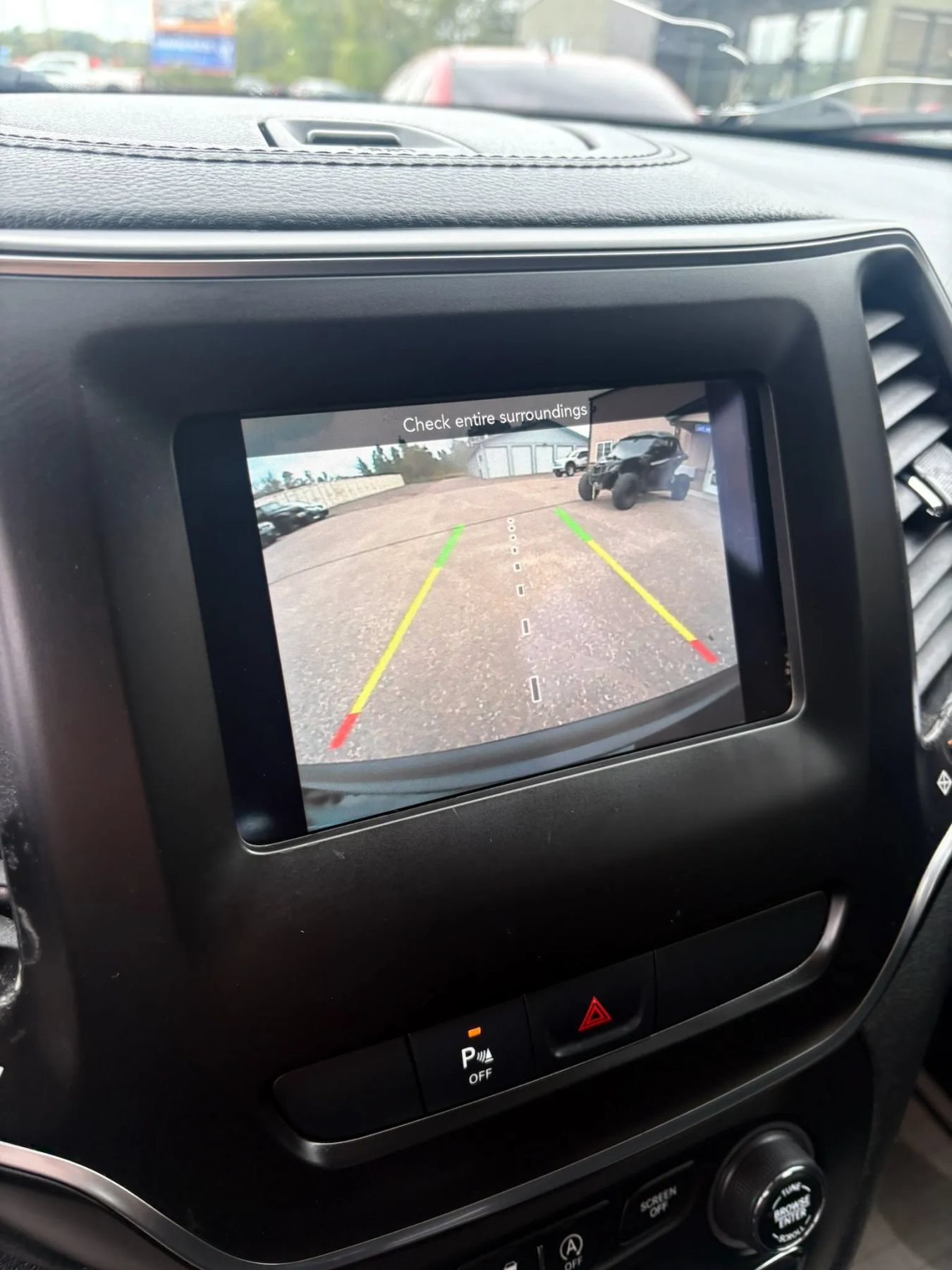 Used 2019 Jeep Cherokee Latitude Plus AWD/4WD image 25