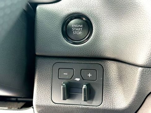 Used 2025 Toyota Tundra Limited image 16