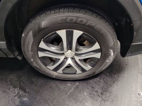 Used 2017 Toyota RAV4 LE image 10