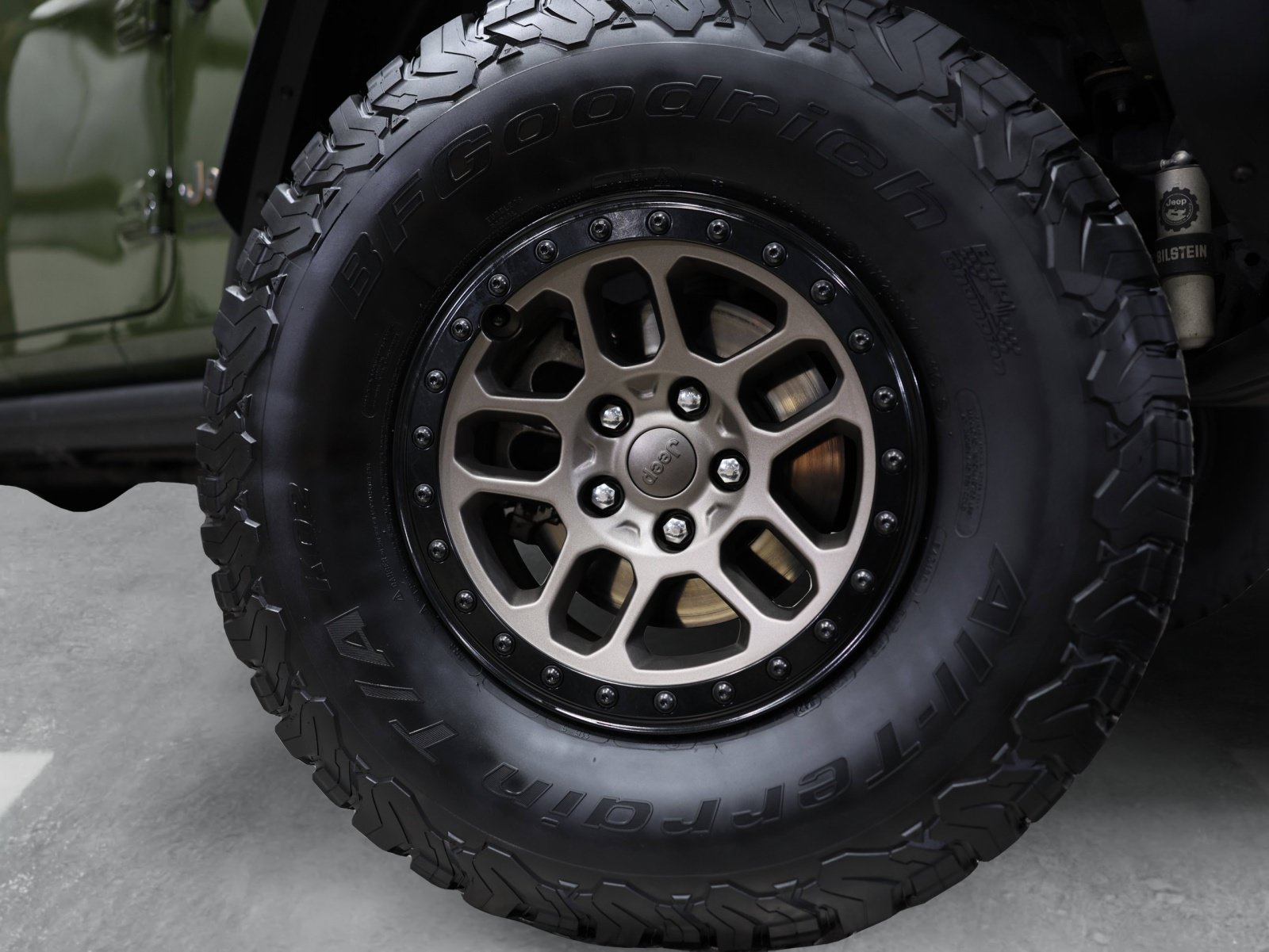 Used 2022 Jeep Wrangler Unlimited Rubicon w/ Xtreme Recon 35" Tire Package AWD/4WD image 7