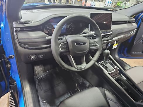 New 2026 Jeep Compass Latitude image 16