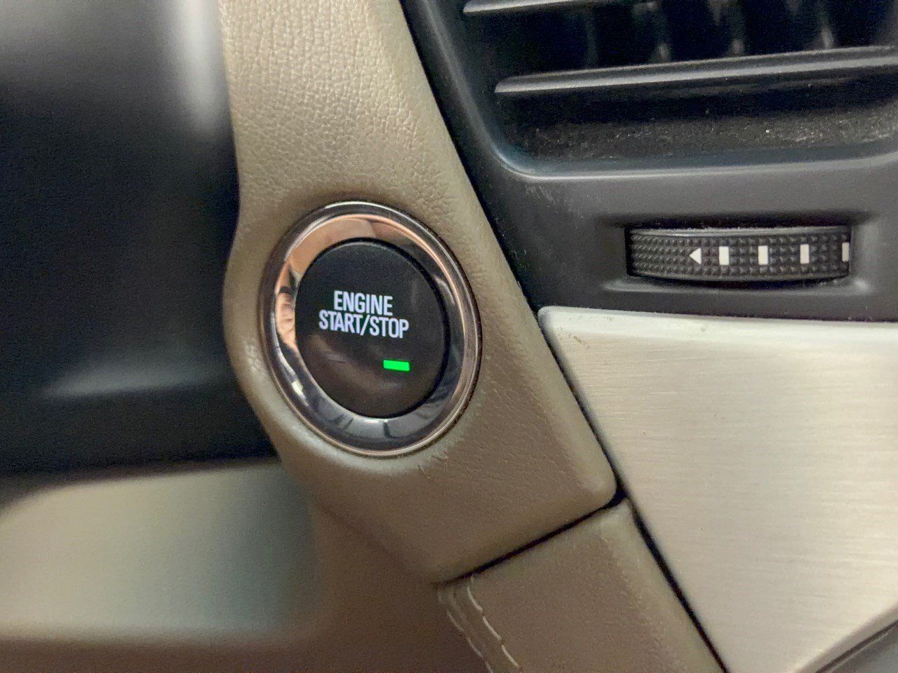 Used 2020 GMC Yukon XL SLT w/ Premium Edition RWD image 20