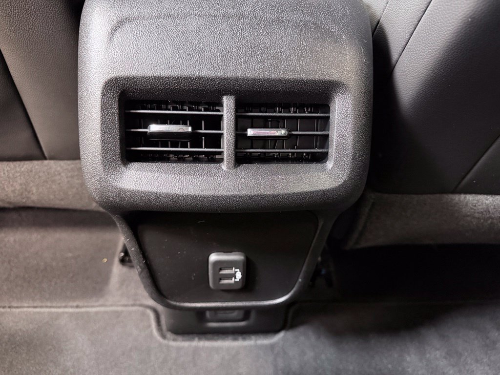 Used 2021 Chevrolet Equinox Premier FWD image 24