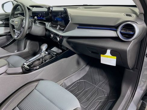 New 2026 Chevrolet Trax LT w/ LT Convenience Package FWD image 27