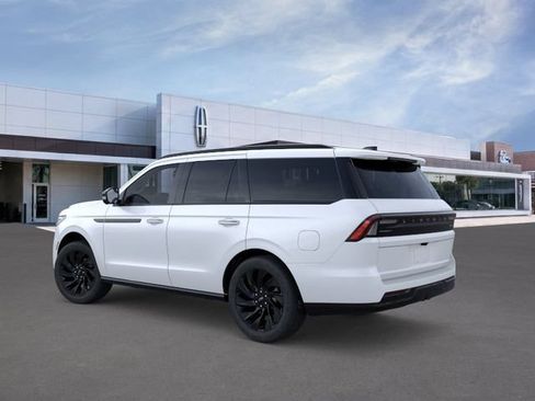 New 2026 Lincoln Navigator Reserve w/ Jet Appearance Package AWD/4WD image 5