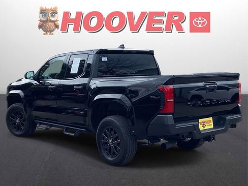 Used 2025 Toyota Tacoma SR image 5