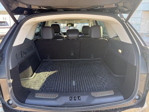 Used 2024 Lincoln Nautilus Reserve w/ Equipment Group 202A image 10