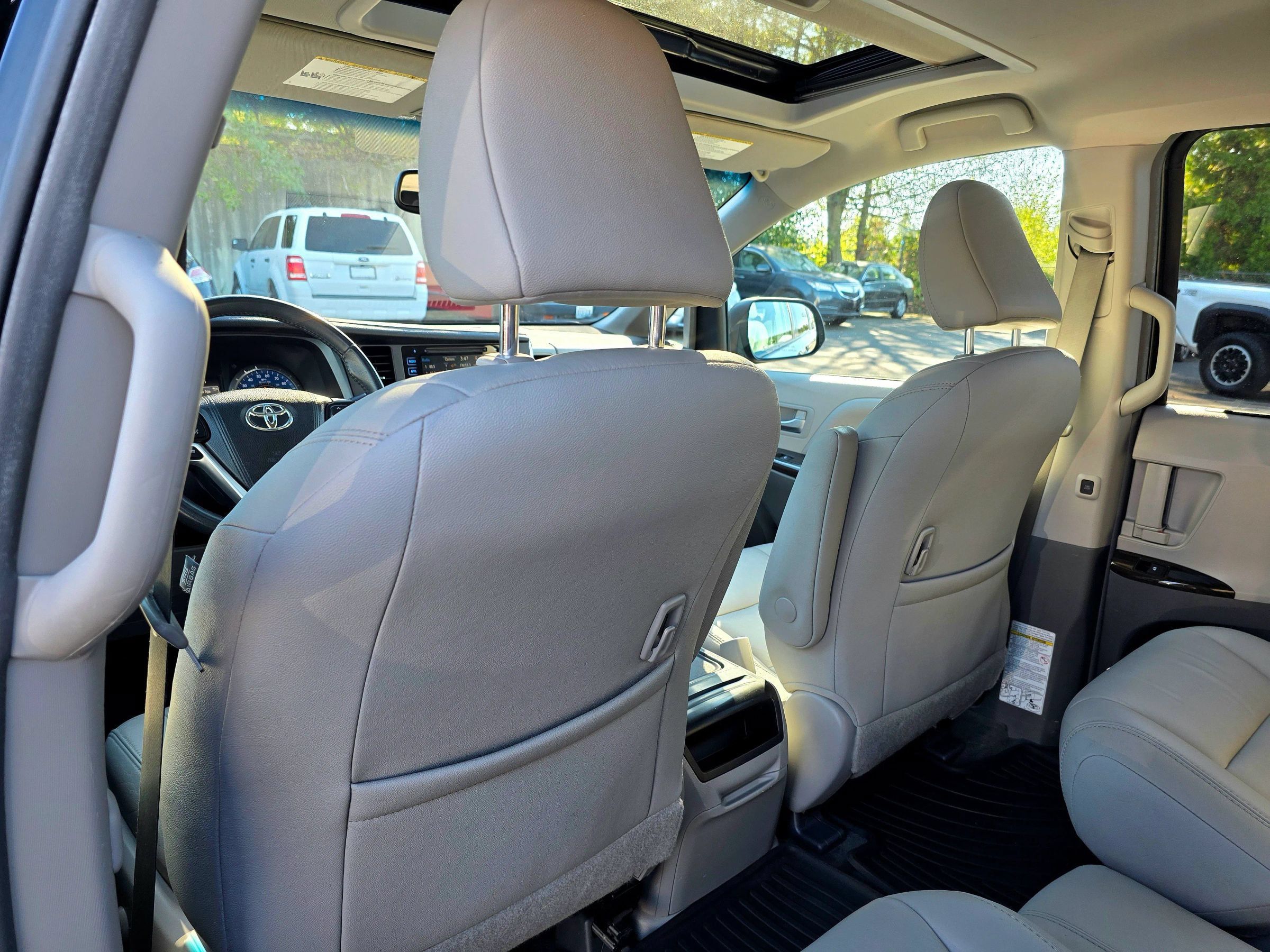 Used 2017 Toyota Sienna XLE w/ XLE Navigation Package FWD image 47