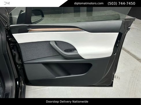 Used 2023 Tesla Model X image 23