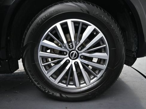 Used 2024 Nissan Armada SL w/ Captain's Chairs Package RWD image 6