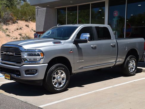 Used 2024 RAM 2500 Laramie AWD/4WD image 1
