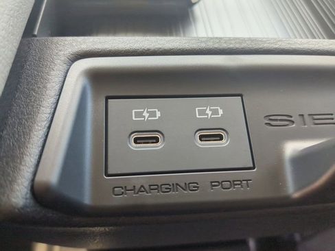 New 2025 Toyota Sienna XLE image 12