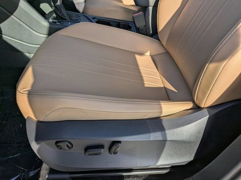 Used 2023 Volkswagen Tiguan SE FWD image 18