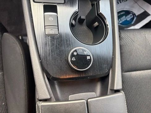 Used 2024 Nissan Rogue SV image 18