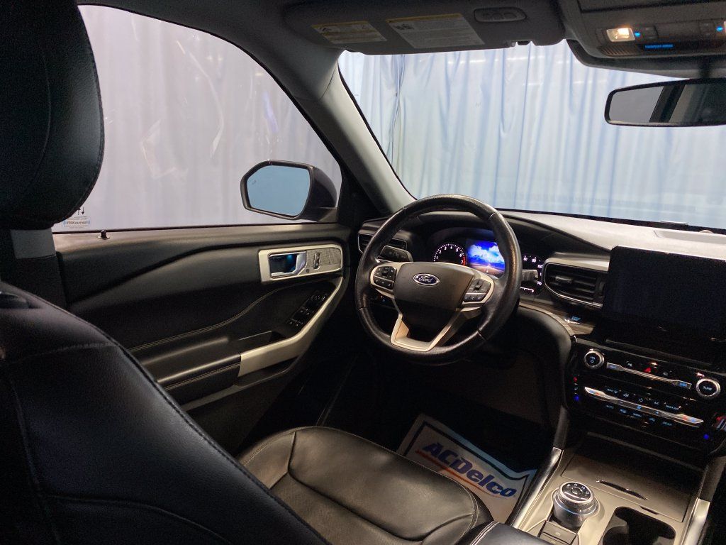 Used 2021 Ford Explorer Limited AWD/4WD image 38