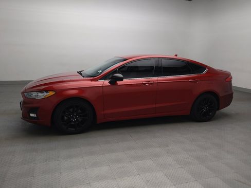 Used 2020 Ford Fusion SE w/ Equipment Group 151A FWD image 2