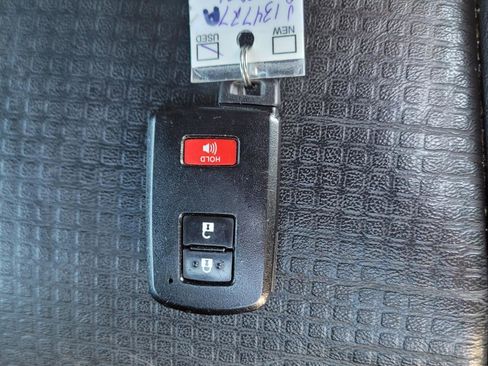 Used 2021 Toyota Tacoma TRD Off-Road w/ TRD Premium Off Road Package image 28