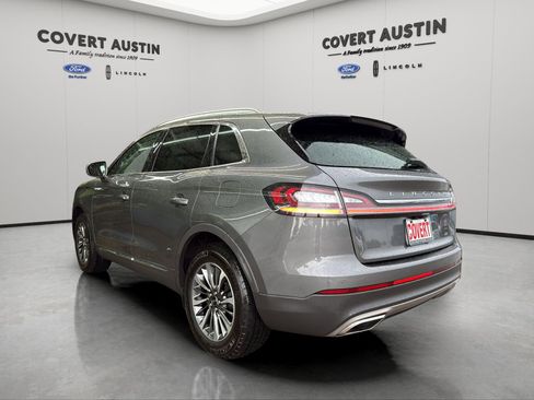 Used 2023 Lincoln Nautilus FWD w/ Premium Package image 3
