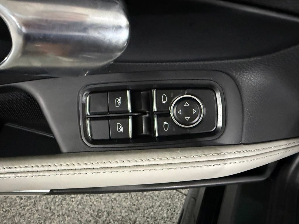 Used 2018 Porsche 718 Boxster RWD image 19