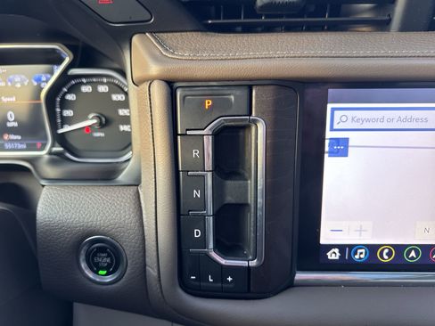 Used 2021 GMC Yukon XL Denali w/ Denali Premium Package image 20