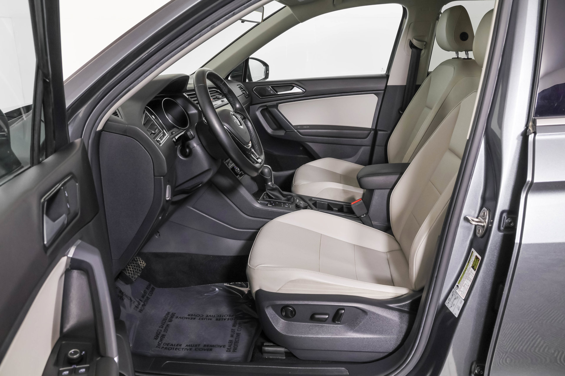 Used 2018 Volkswagen Tiguan SE w/ 3rd Row Seat Package AWD/4WD image 7