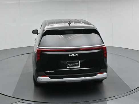 Used 2026 Kia Carnival FWD image 45