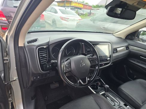 Used 2020 Mitsubishi Outlander SEL AWD/4WD image 17