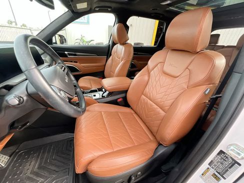 Certified 2025 Kia Telluride SX Prestige X-Line AWD/4WD image 11