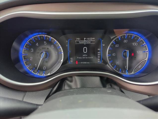 Used 2018 Chrysler Pacifica Touring Plus FWD image 12