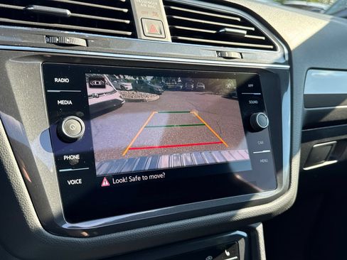 Certified 2023 Volkswagen Tiguan SE R-Line FWD image 26