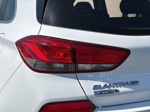 Used 2018 Hyundai Elantra GT FWD image 28